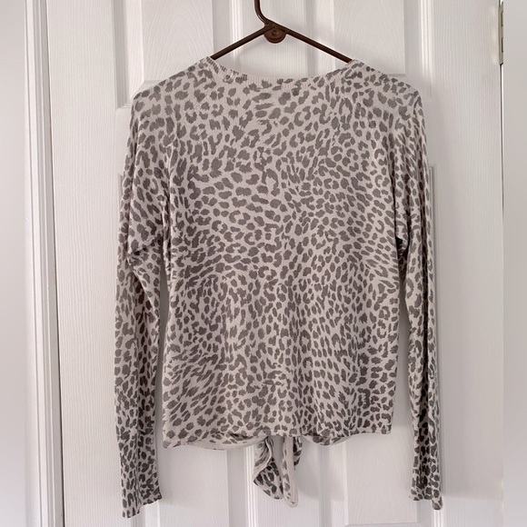 Leopard Print Sweater - Picture 2 of 4